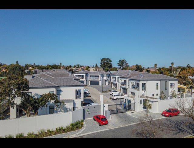 3 BEDROOM TOWNHOUSE FOR SALE IN PROTEA HEIGHTS